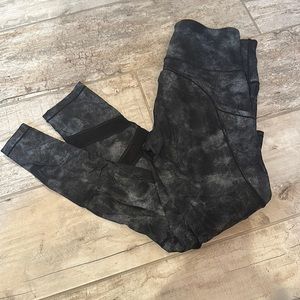 Retired Zyia Stonewash Mesh Pocket Luxe 7/8 24” inseam leggings Size 2
